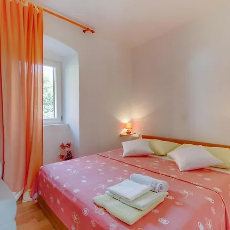 Apartament With A Parking Space Mali Lošinj