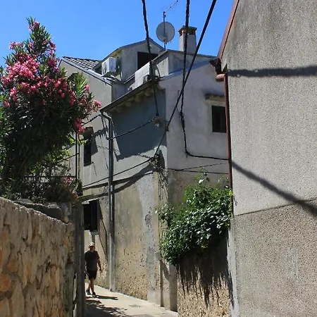 Apartment With A Parking Space Mali Losinj